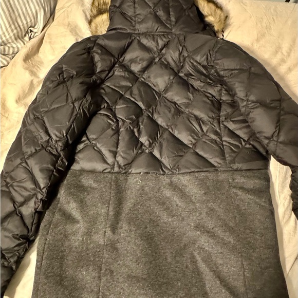 Eddie Bauer Black and Gray Puffer Coat with Faux Fur Hood (knee length) - Picture 6 of 6